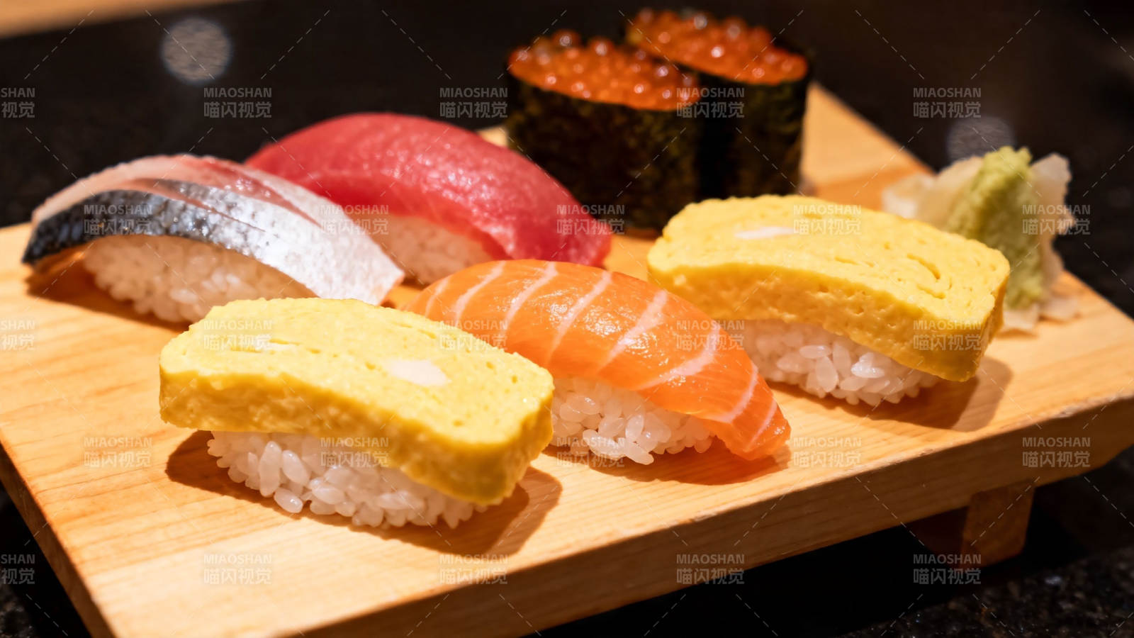 日式寿司拼盘特写图片