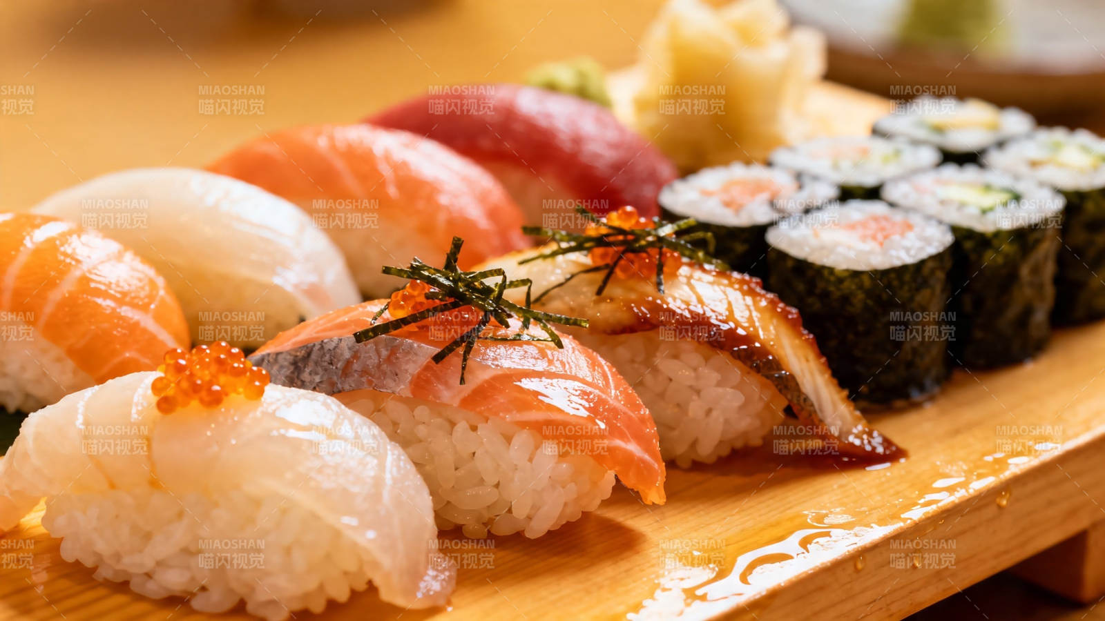 日式寿司拼盘特写图片