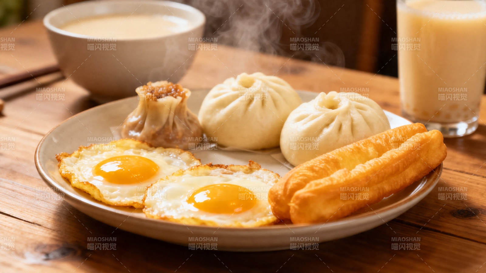 中式早餐 包子油条煎蛋豆浆图片