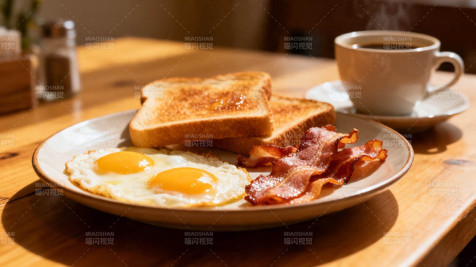 经典美式早餐 煎蛋培根吐司图片