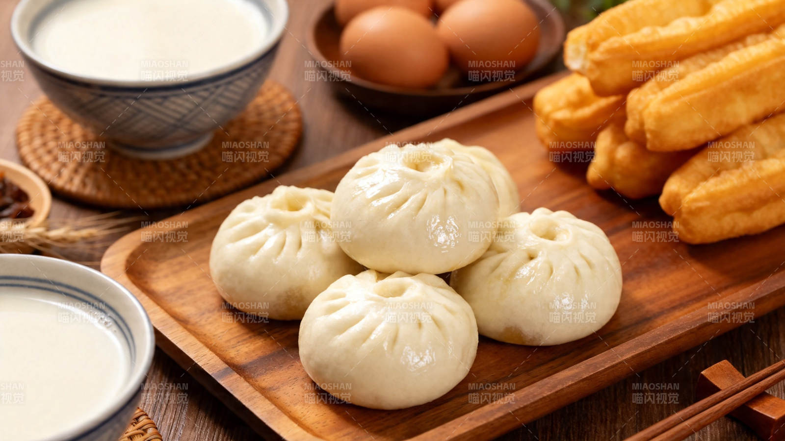 豆浆油条配小笼包图片