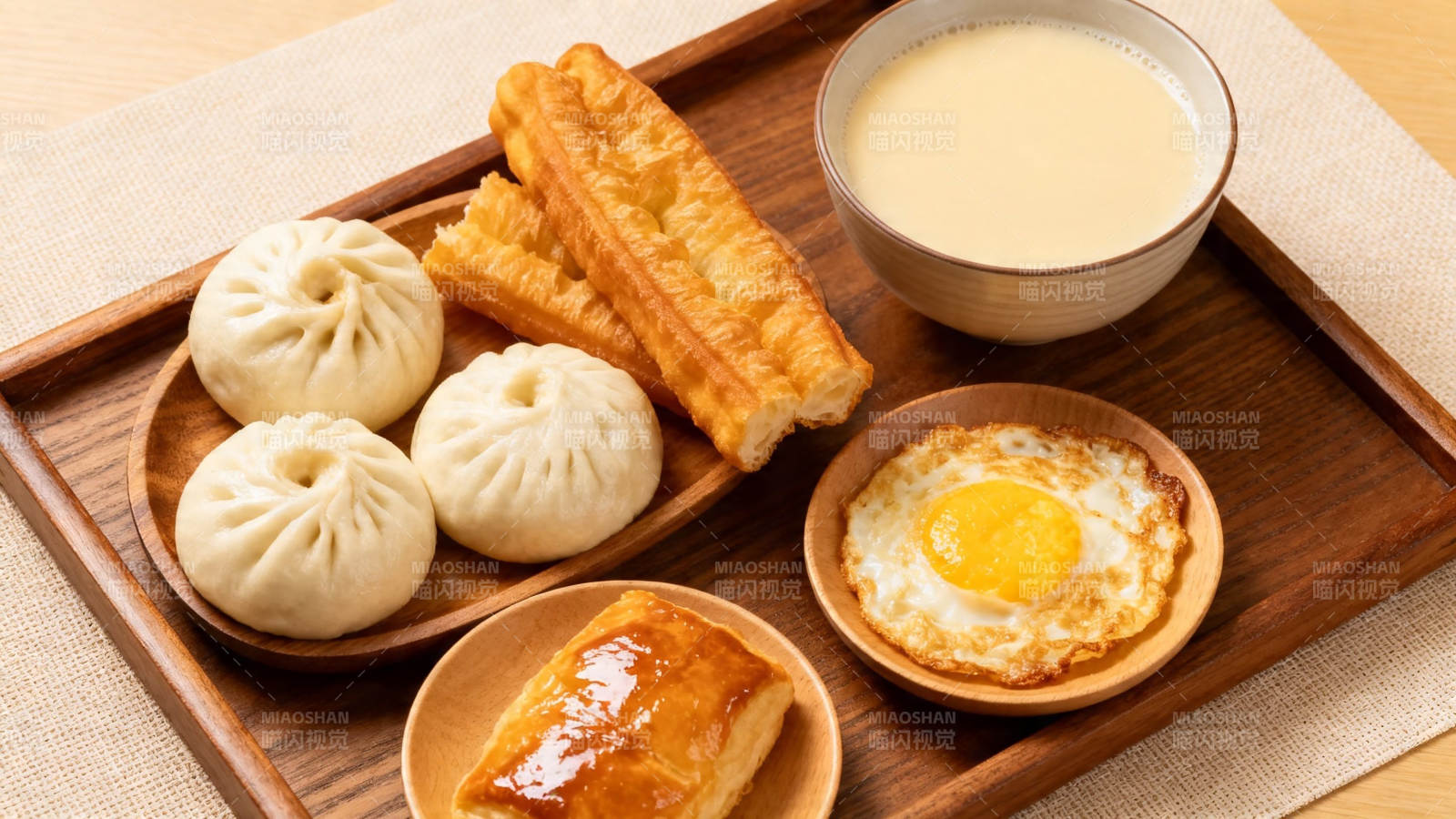 中式早餐 包子油条豆浆煎蛋图片