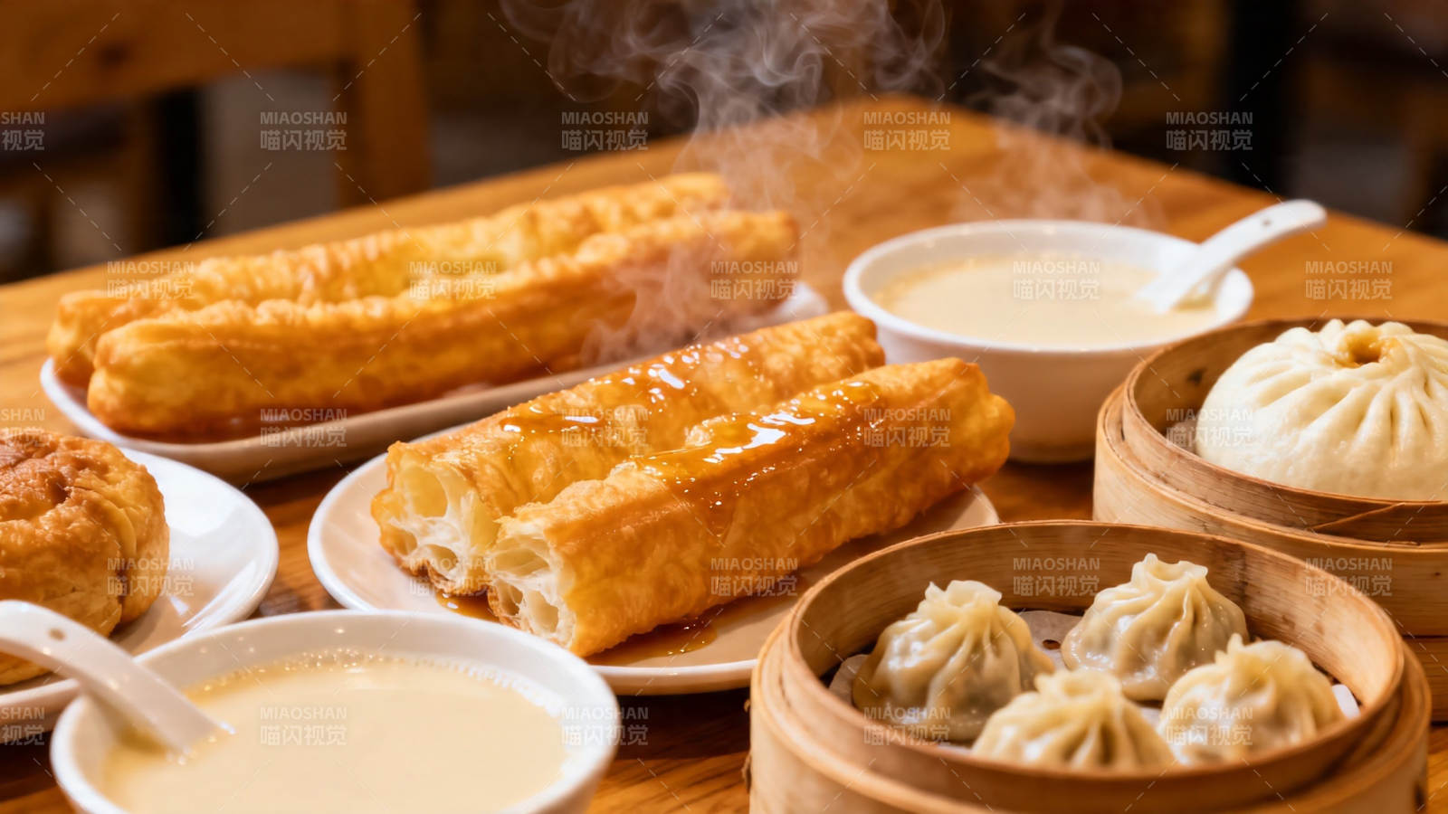 中式早餐 油条豆浆小笼包图片