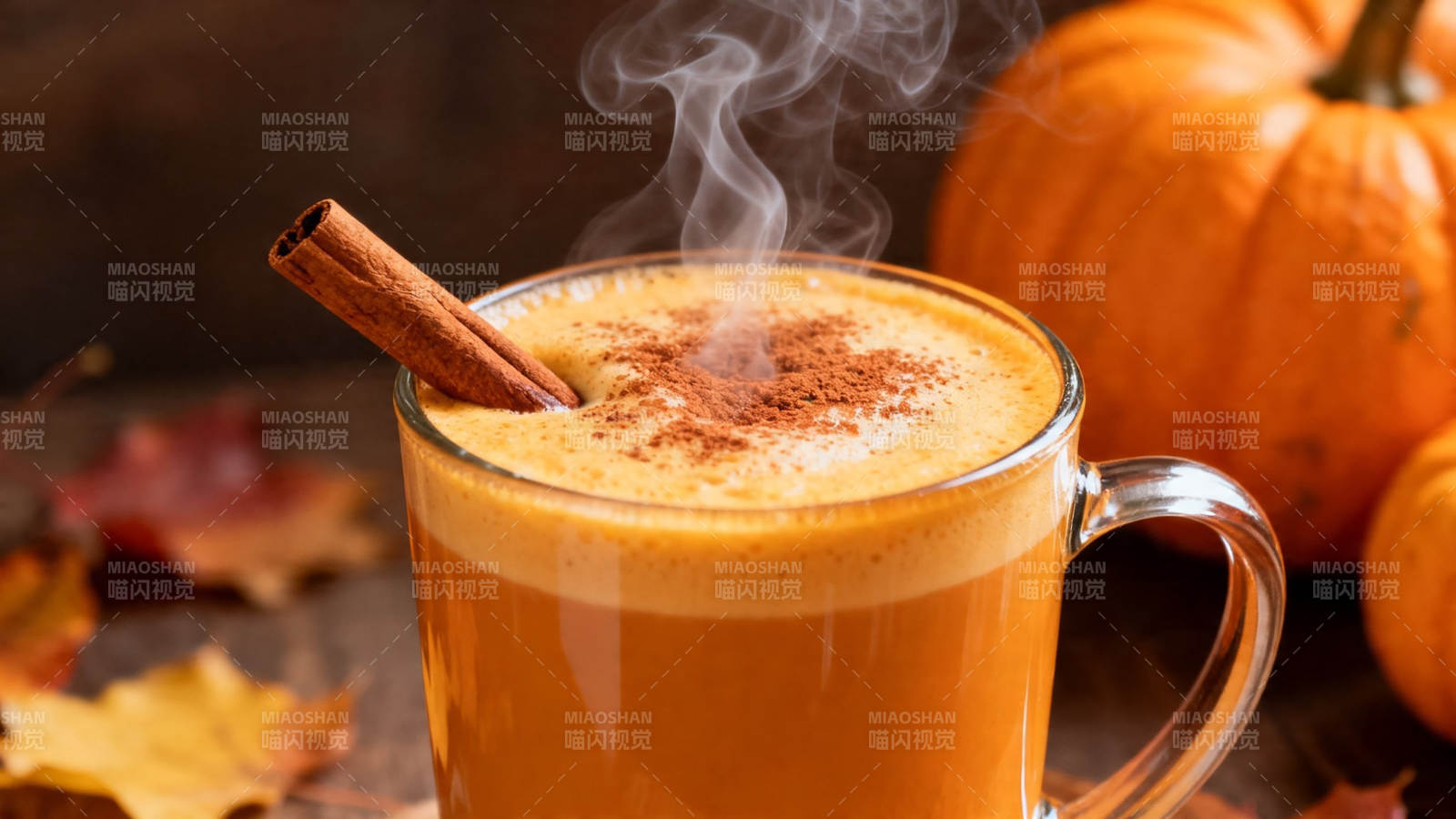 秋日暖饮 南瓜香料拿铁图片