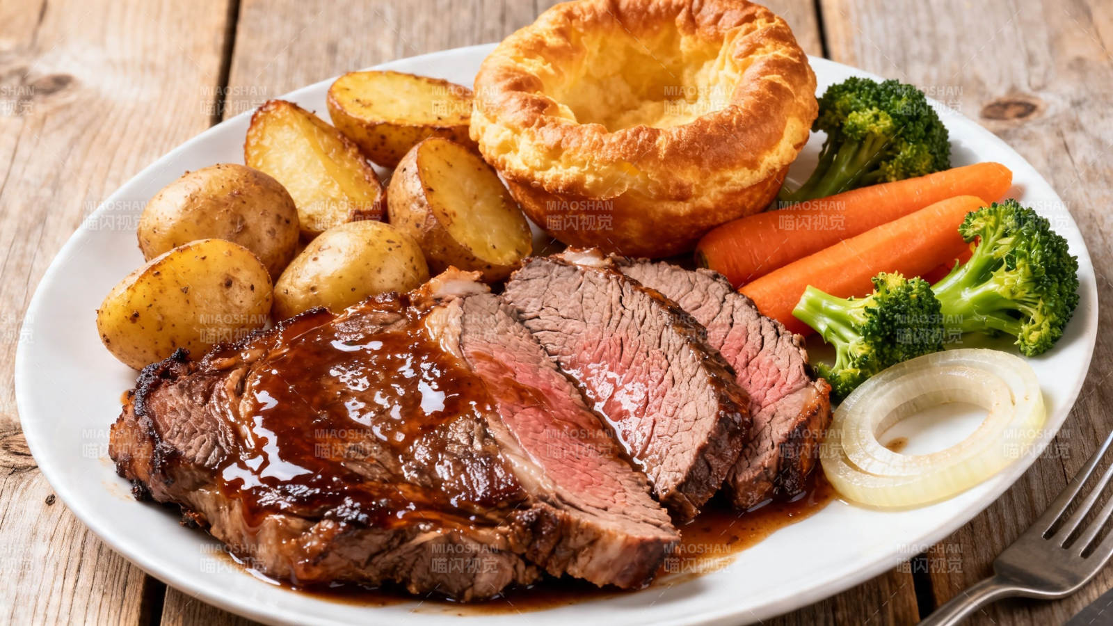 英式烤牛肉配约克布丁图片