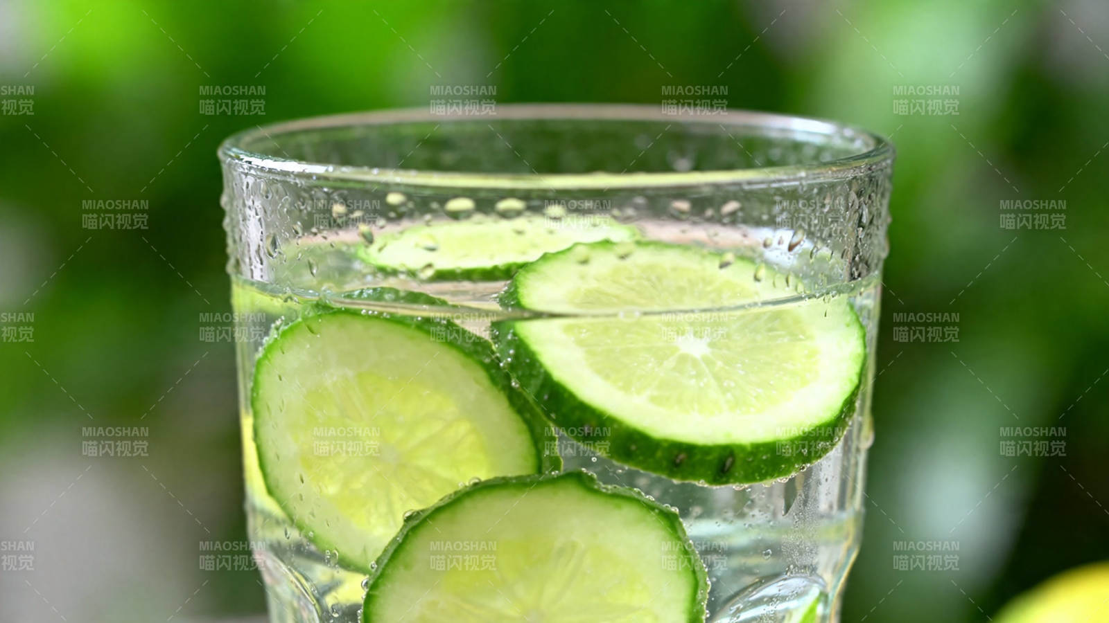 青柠黄瓜清凉水图片