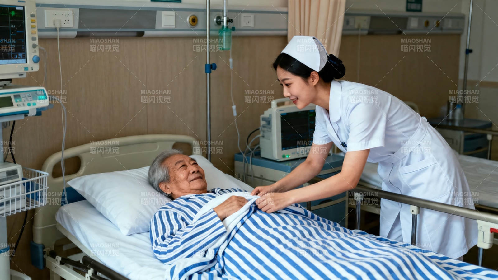 护士关怀病床老人图片
