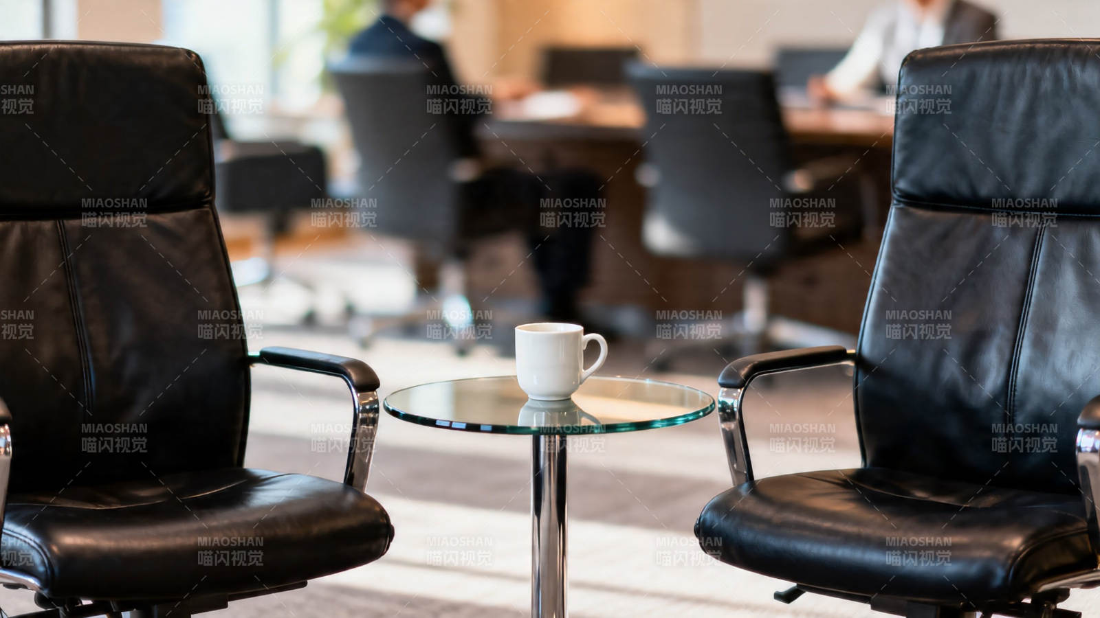 商务洽谈区 静待会议开始图片