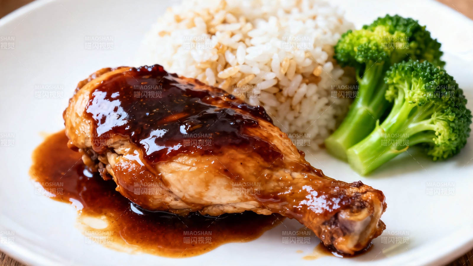 酱香鸡腿配米饭西兰花图片