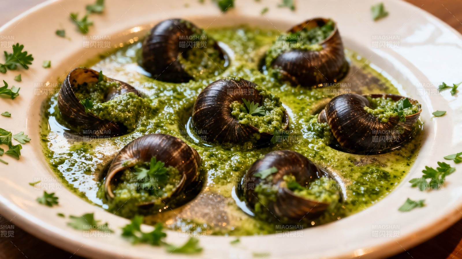法式焗蜗牛配香草黄油酱图片