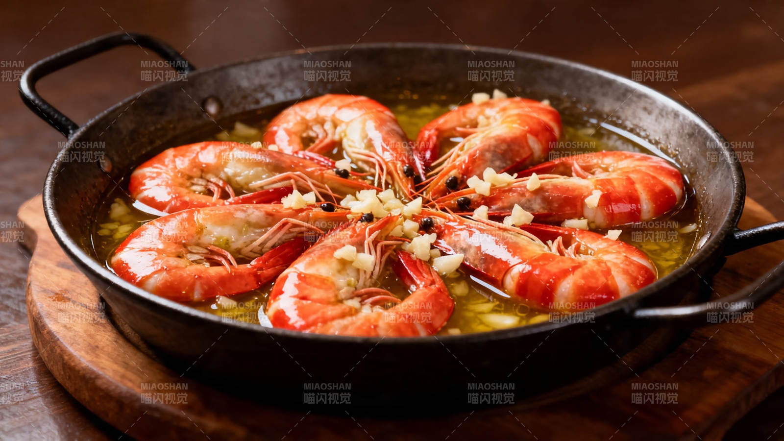 铁锅蒜香大虾 鲜辣诱人图片