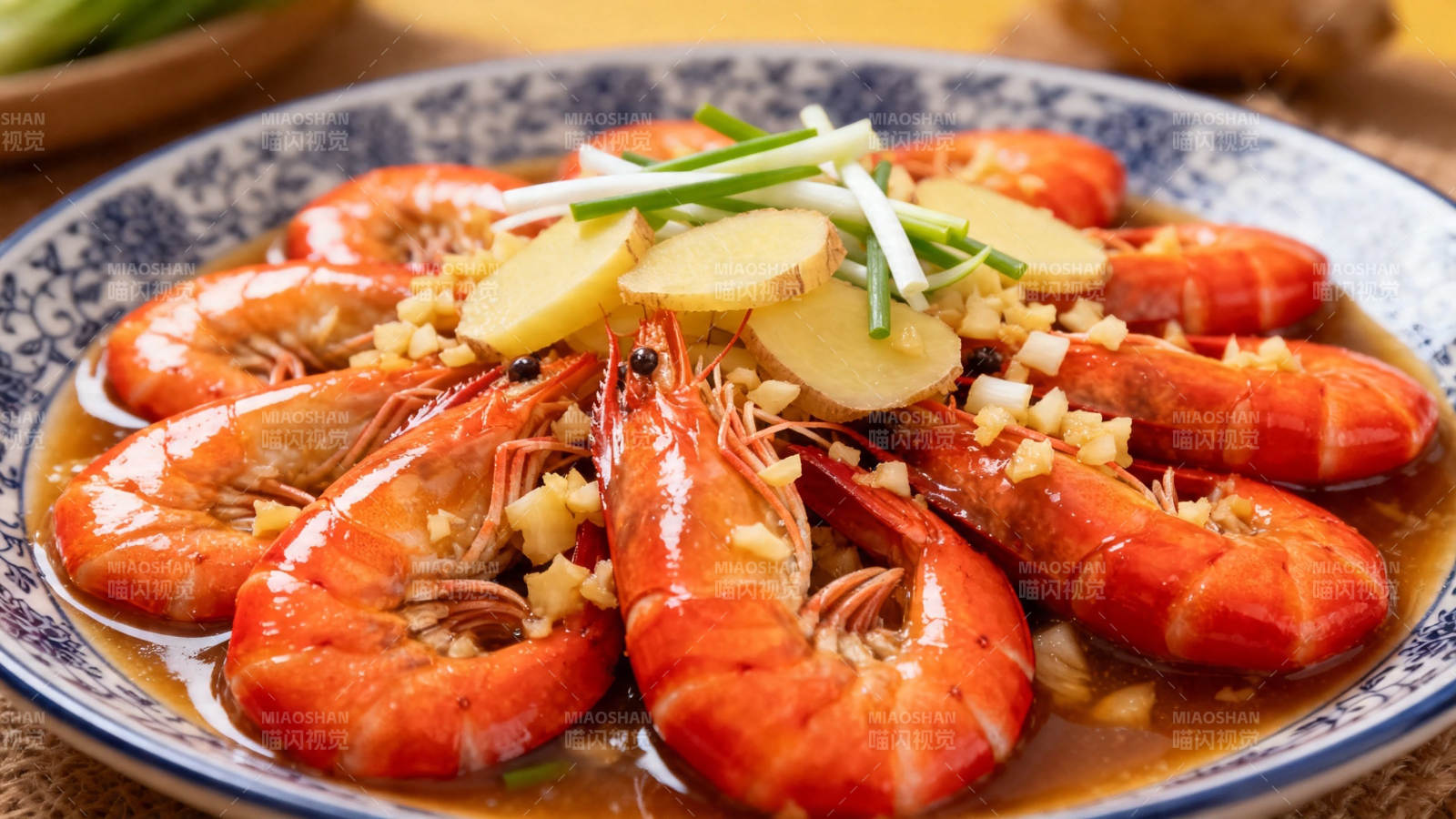 蒜香红虾 鲜香诱人图片