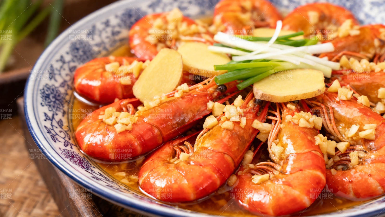 蒜香红虾 鲜香诱人图片