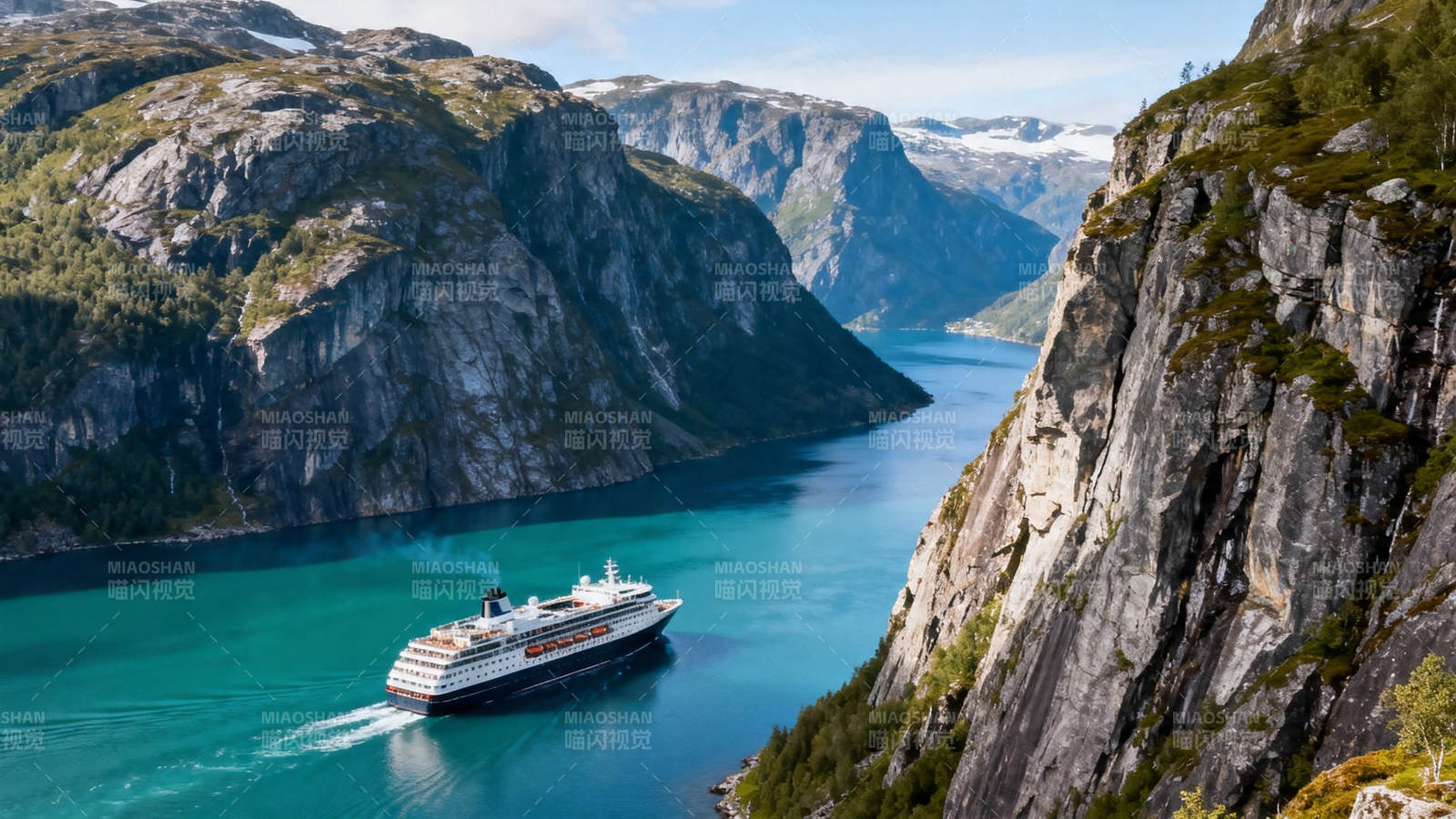 峡湾游轮行 碧水夹青山图片