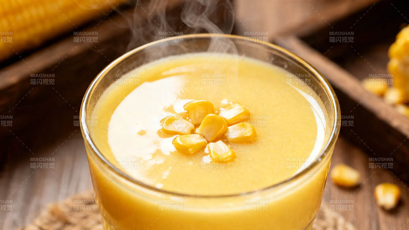 热玉米浓汤 香暖诱人图片