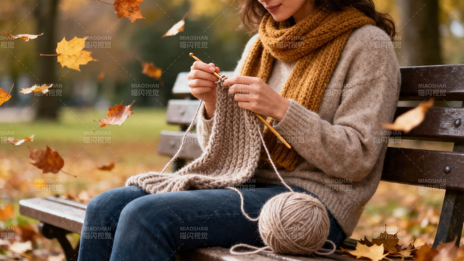 秋日长椅织暖情图片