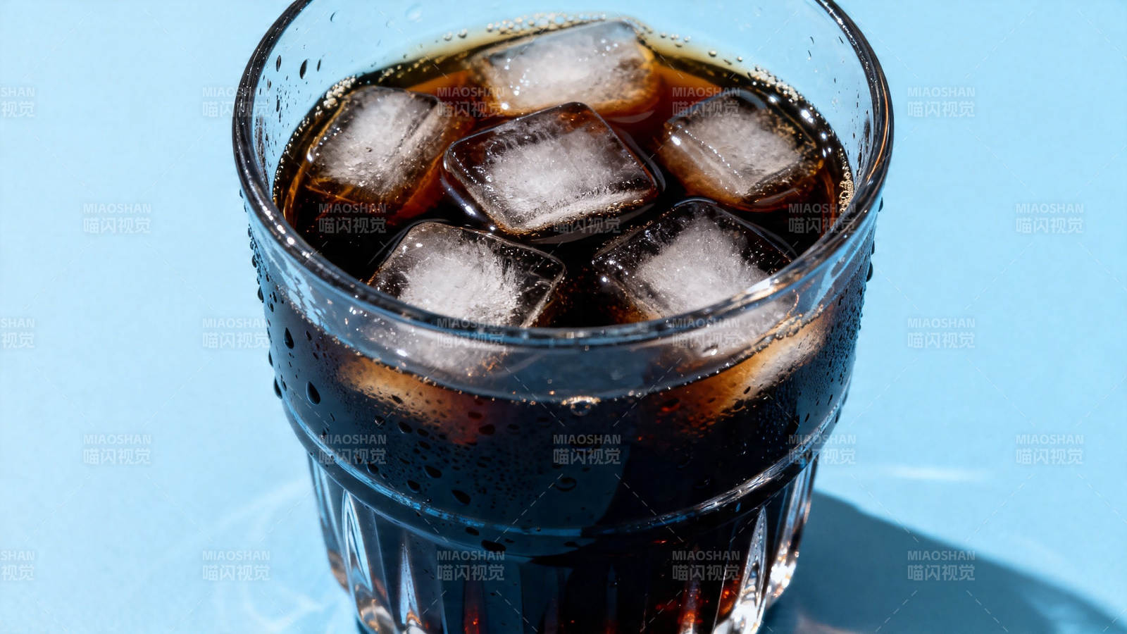 冰镇可乐 清凉一夏图片