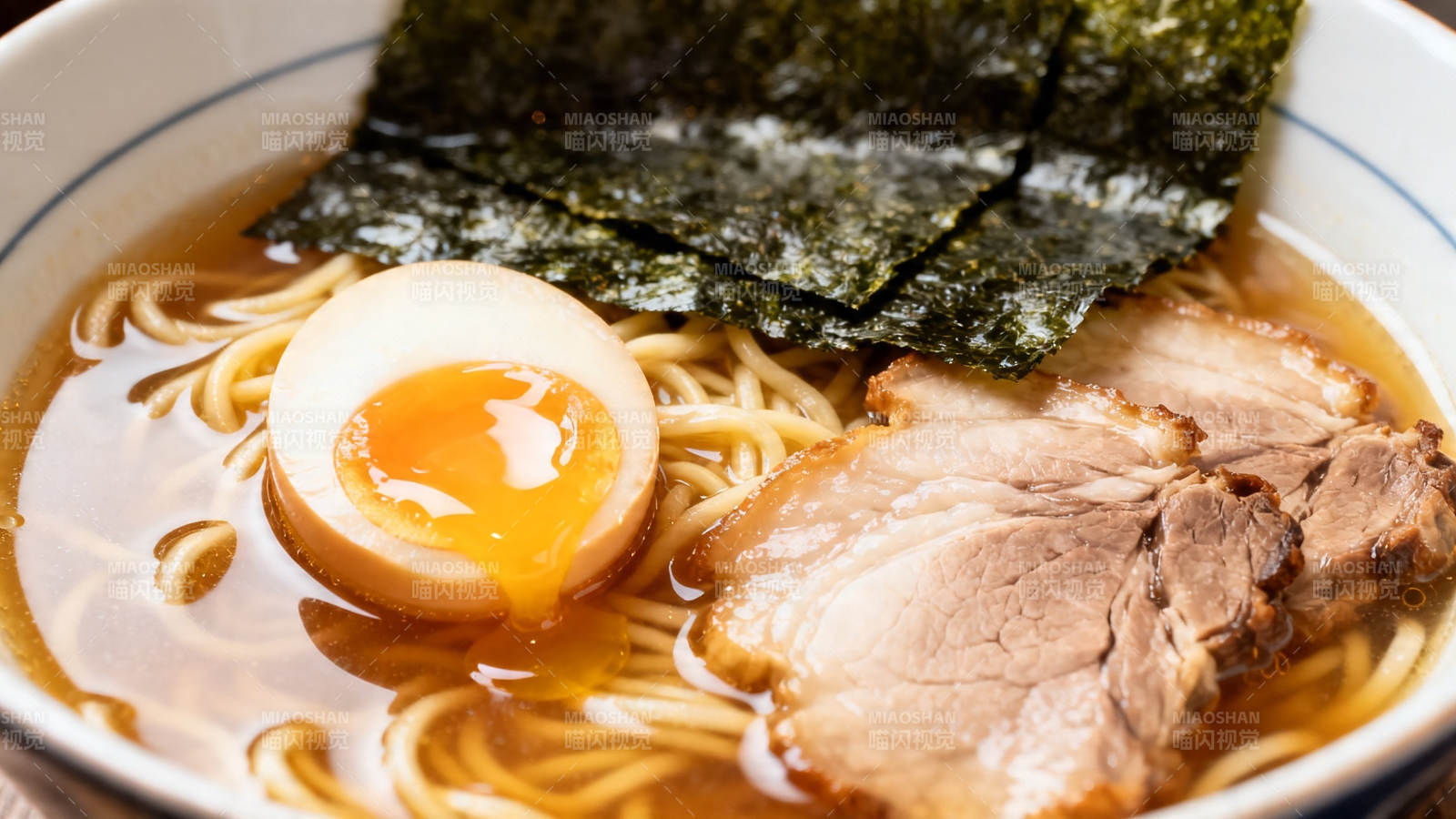 日式拉面 叉烧溏心蛋海苔图片