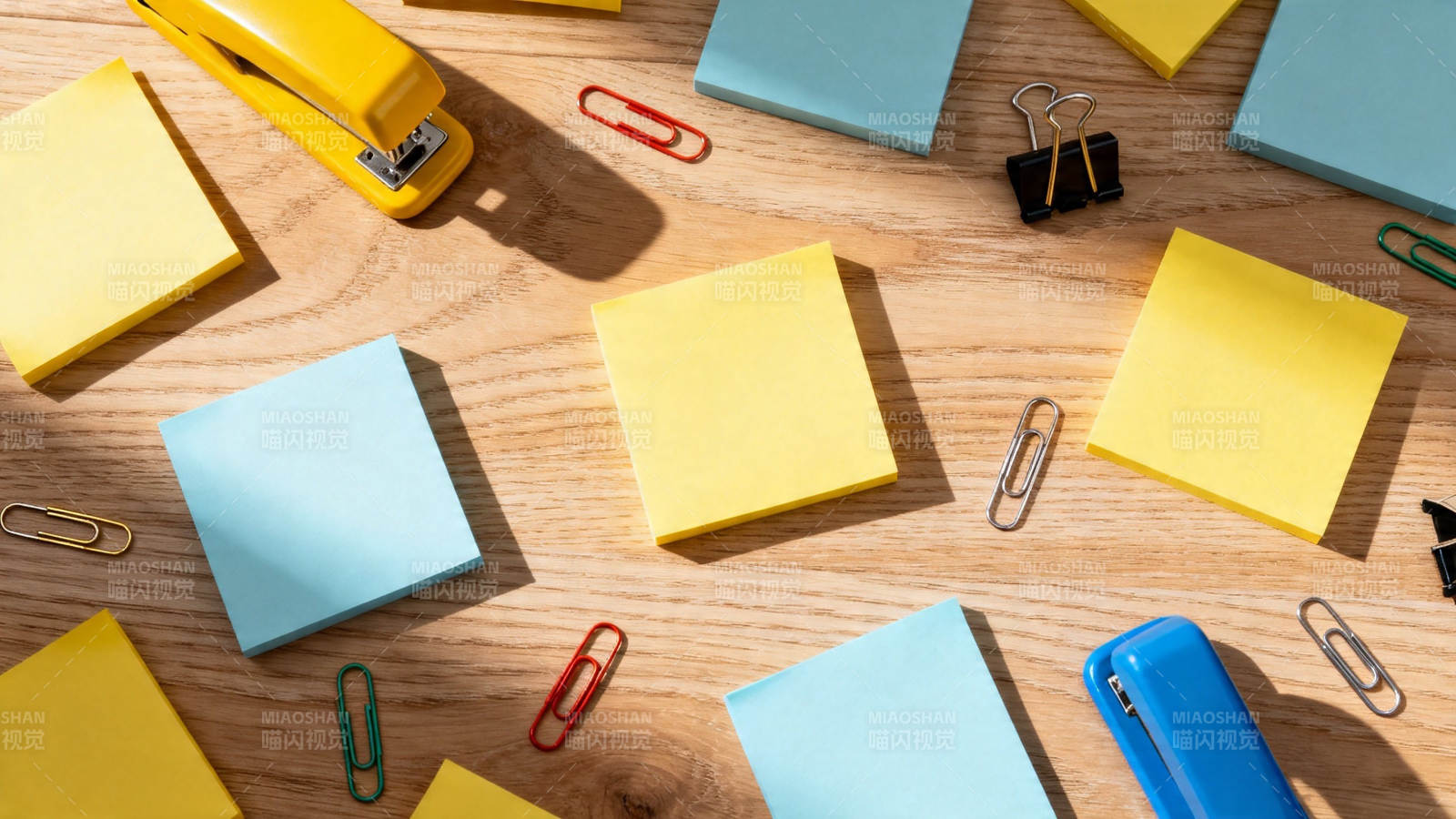 桌面文具 便签与夹子图片