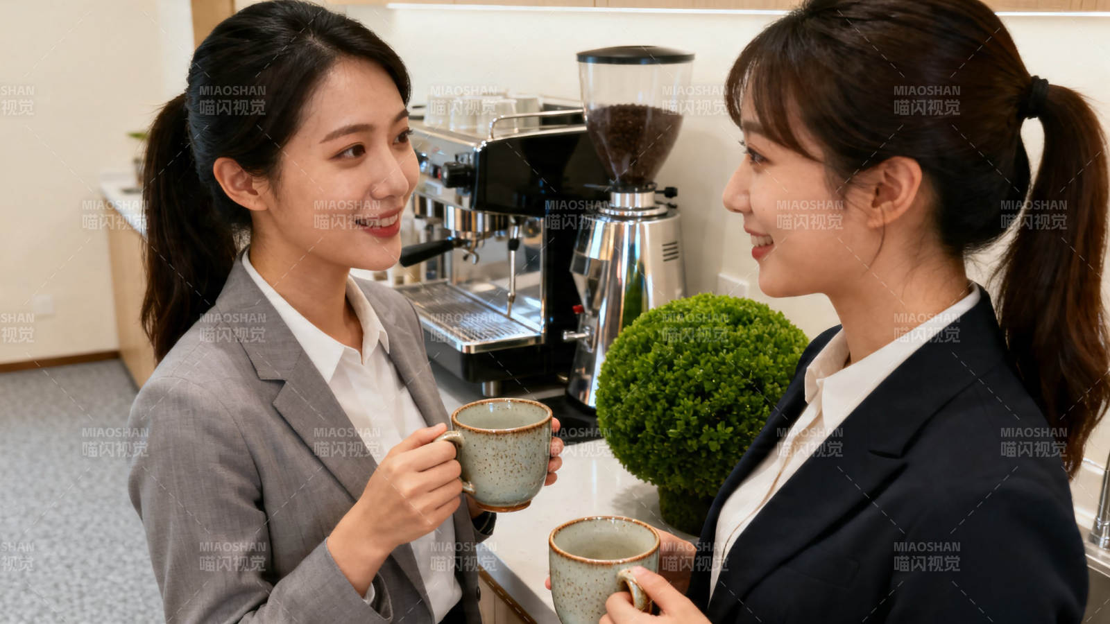 职场闺蜜咖啡时光图片