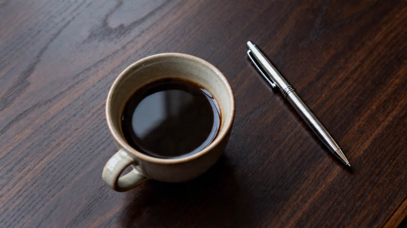 咖啡与笔 静享思考时光图片