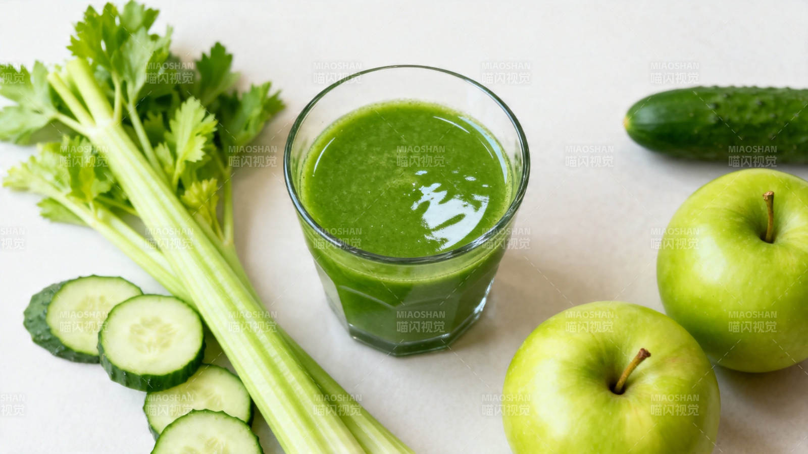 青蔬苹果汁 清新健康饮图片