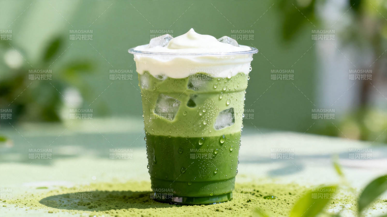 抹茶冰饮 清凉一夏图片