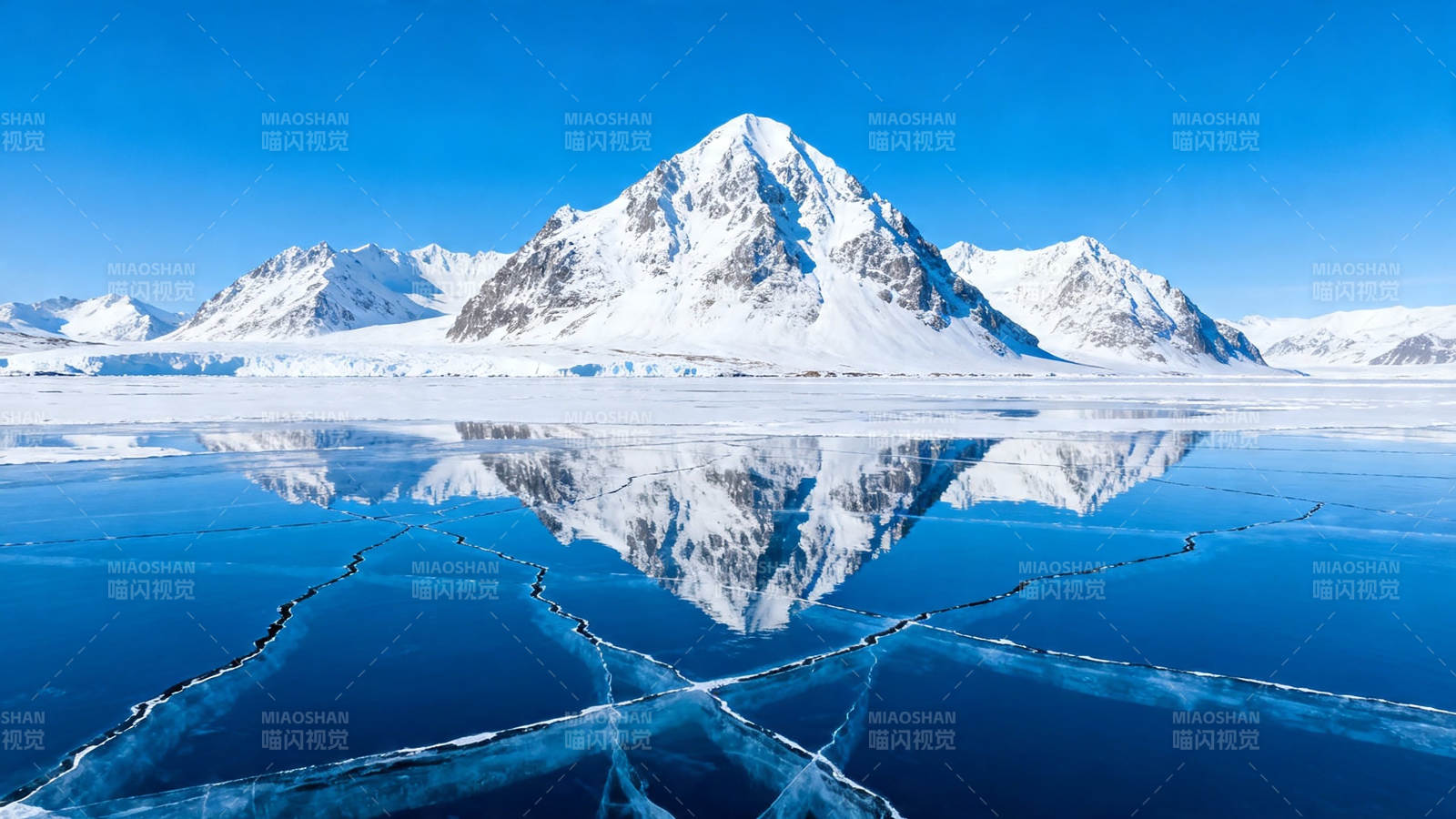 冰湖映雪山 裂纹如诗画图片