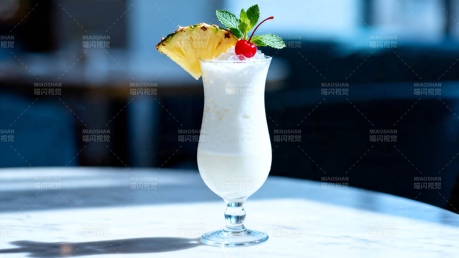 菠萝椰奶冰沙 夏日清凉特饮图片