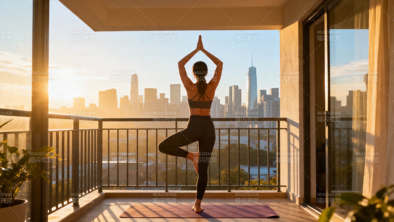 晨光瑜伽 城市天际线伴练图片