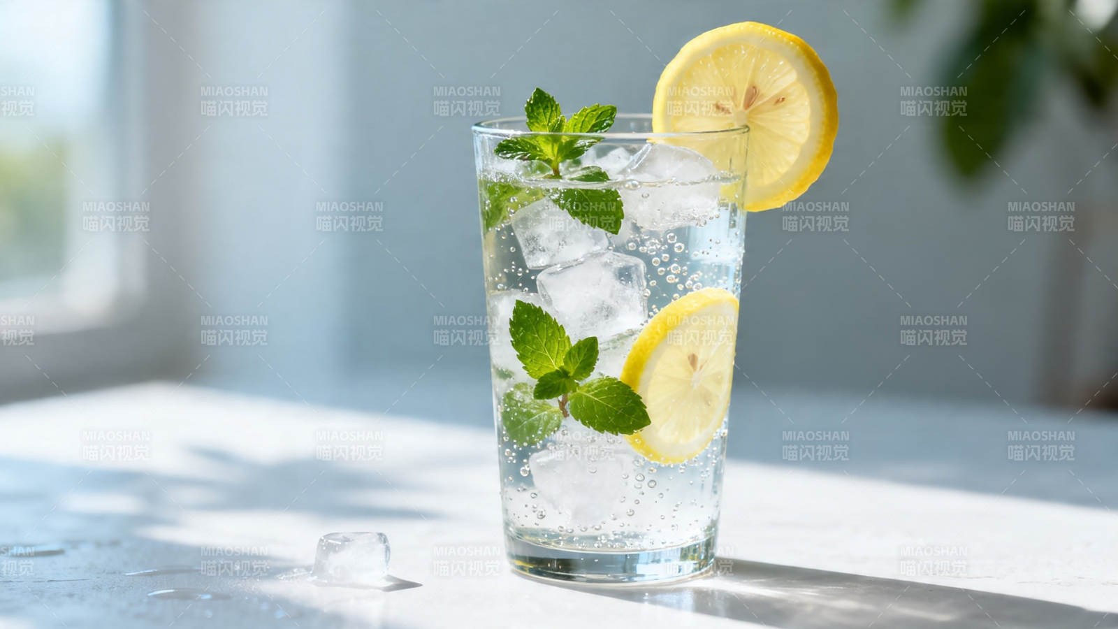 冰柠薄荷饮 清凉一夏图片