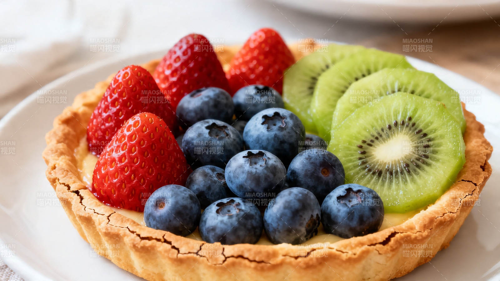 鲜果塔 草莓蓝莓猕猴桃图片