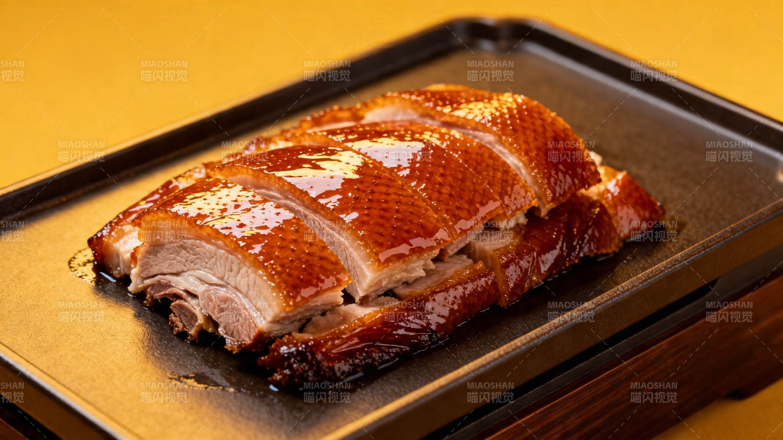 香酥烤鸭 色泽诱人图片