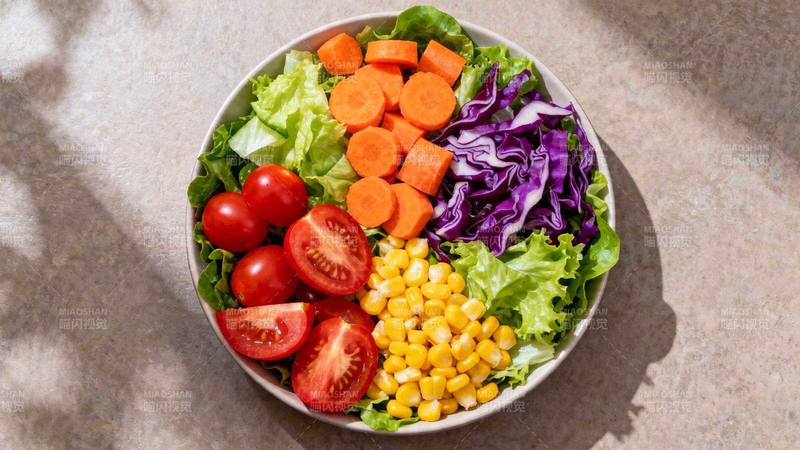 五彩沙拉碗 健康又美味图片
