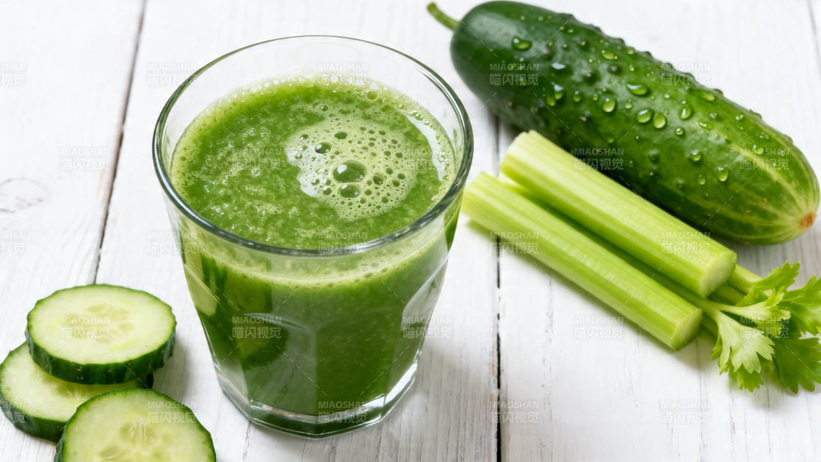 黄瓜芹菜汁 清爽健康饮图片