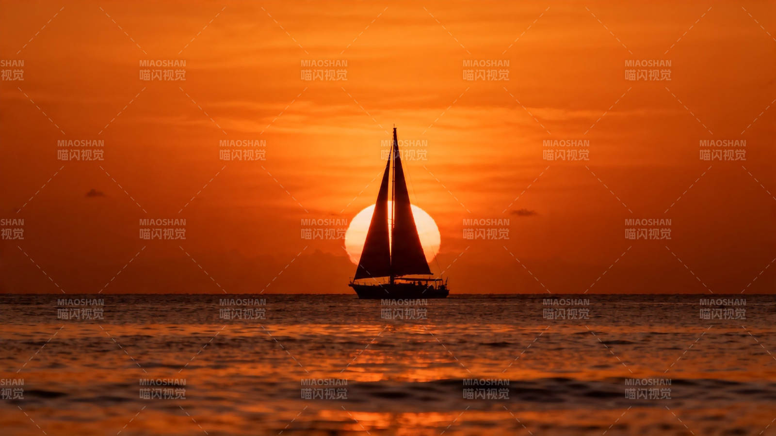 夕阳帆影 海天一色图片