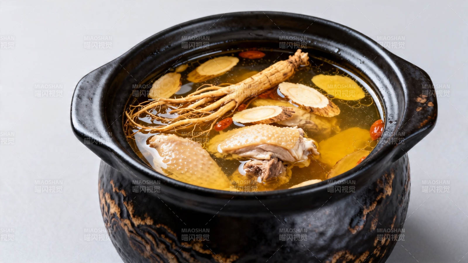 人参鸡汤滋补养生佳品图片