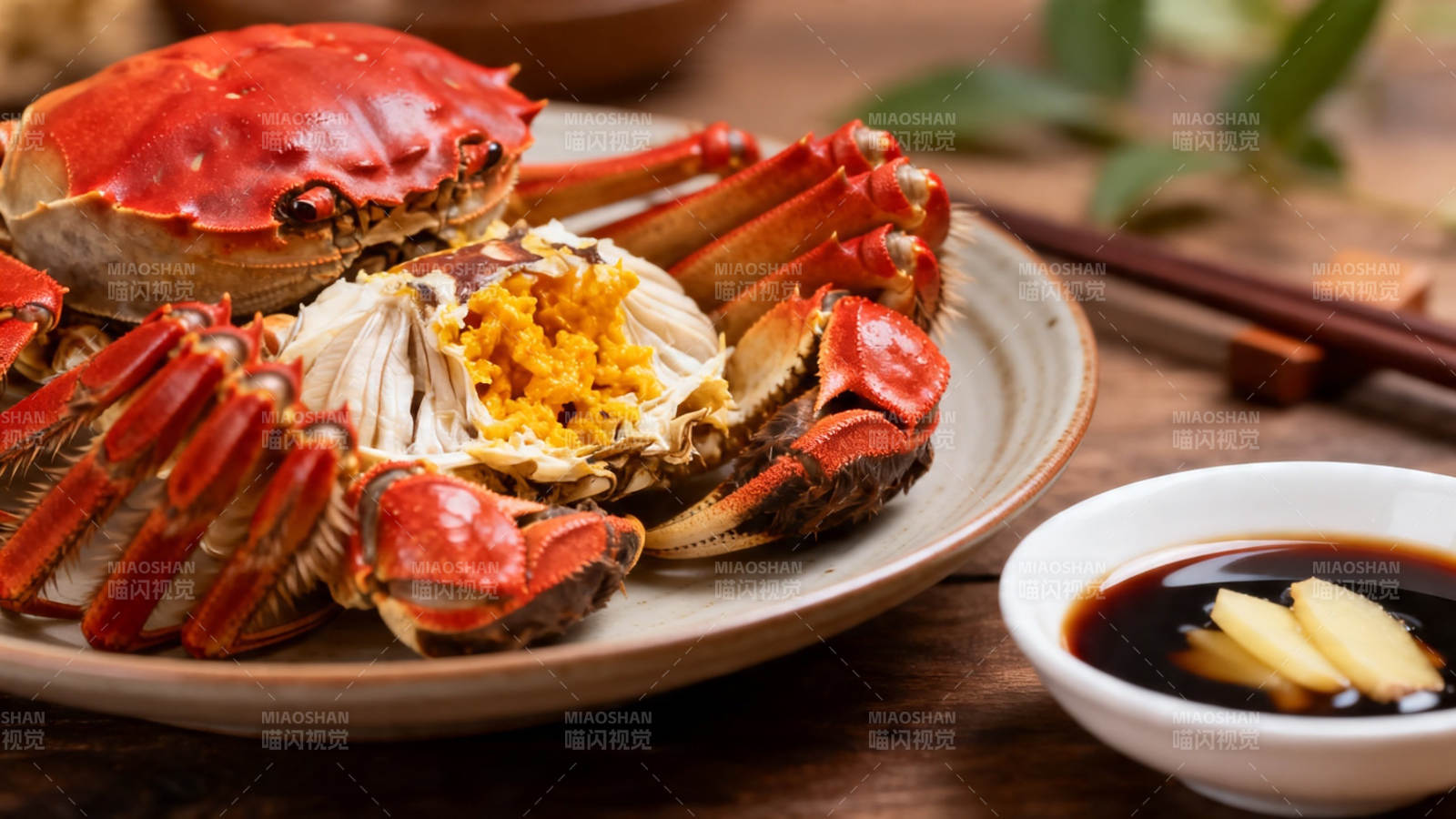 红蟹配姜醋 美味诱人图片