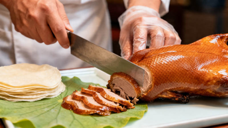 烤鸭切片 薄饼相伴图片