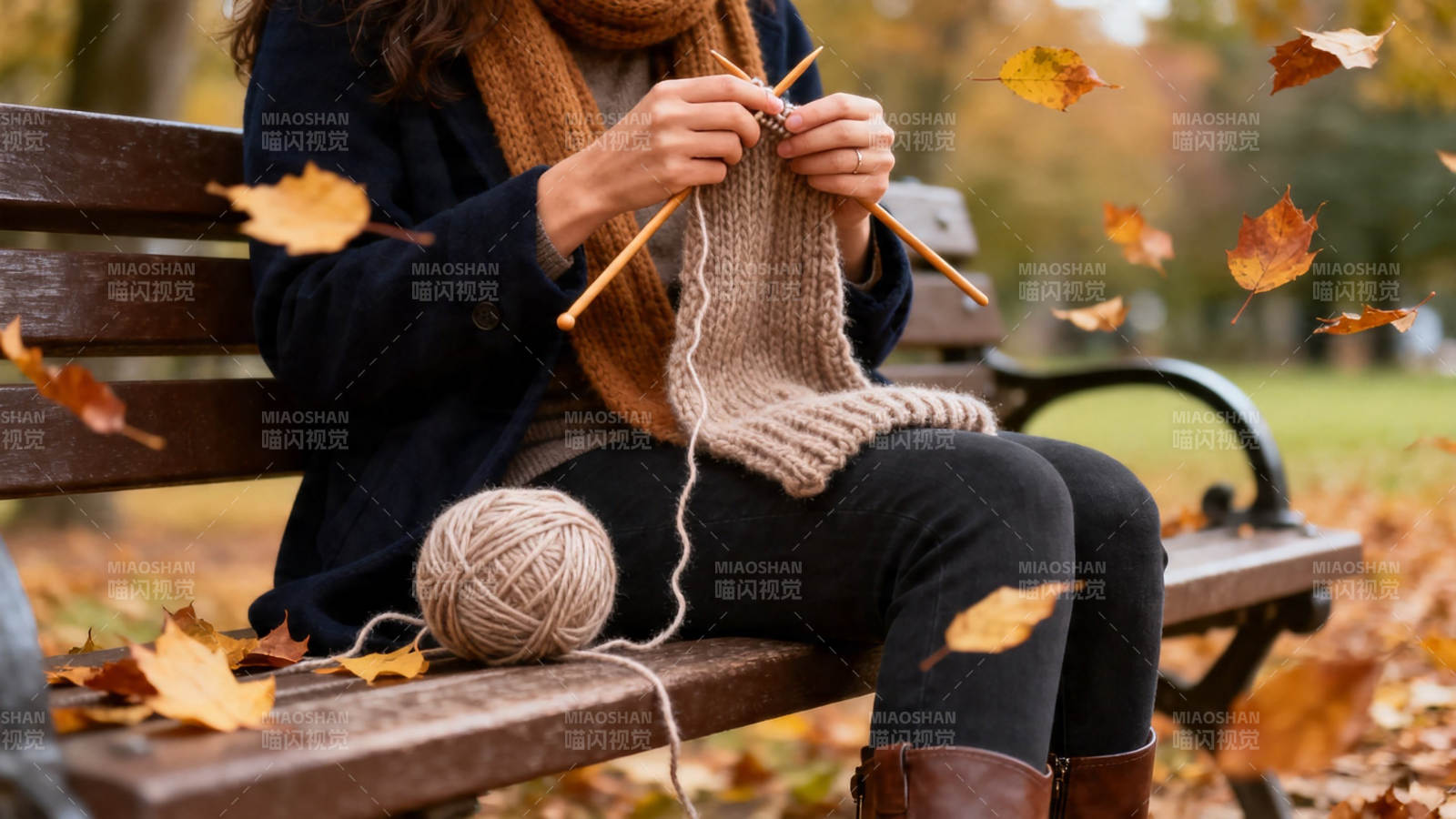 秋日长椅织毛衣图片