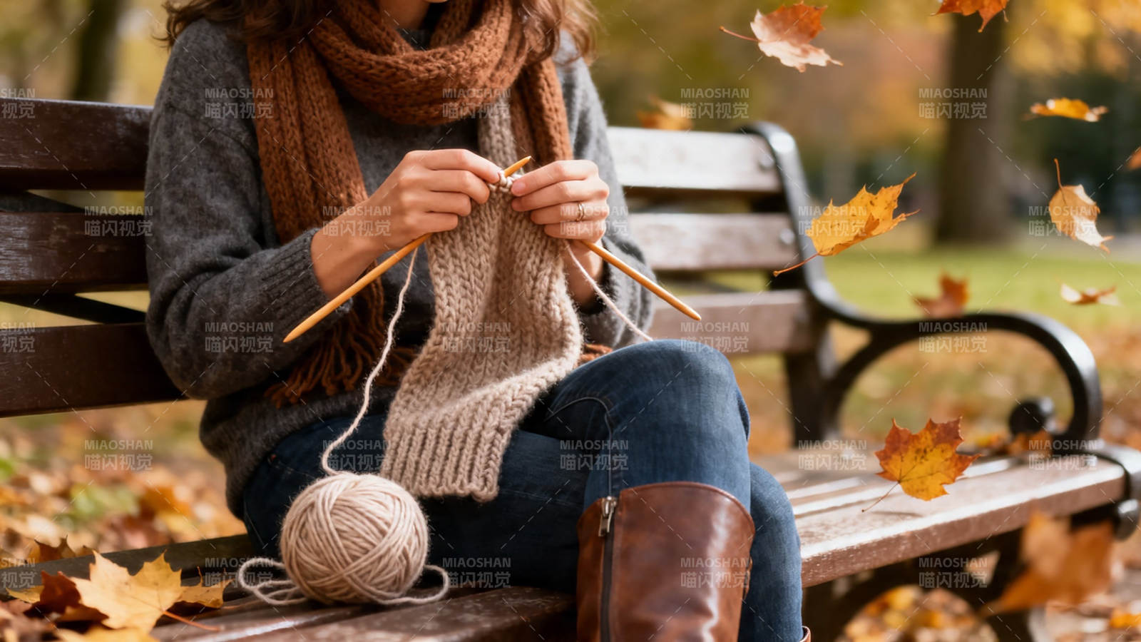 秋日长椅织暖衣图片