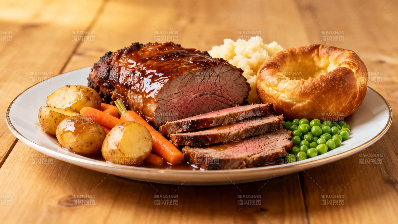 英式烤牛肉配约克布丁图片