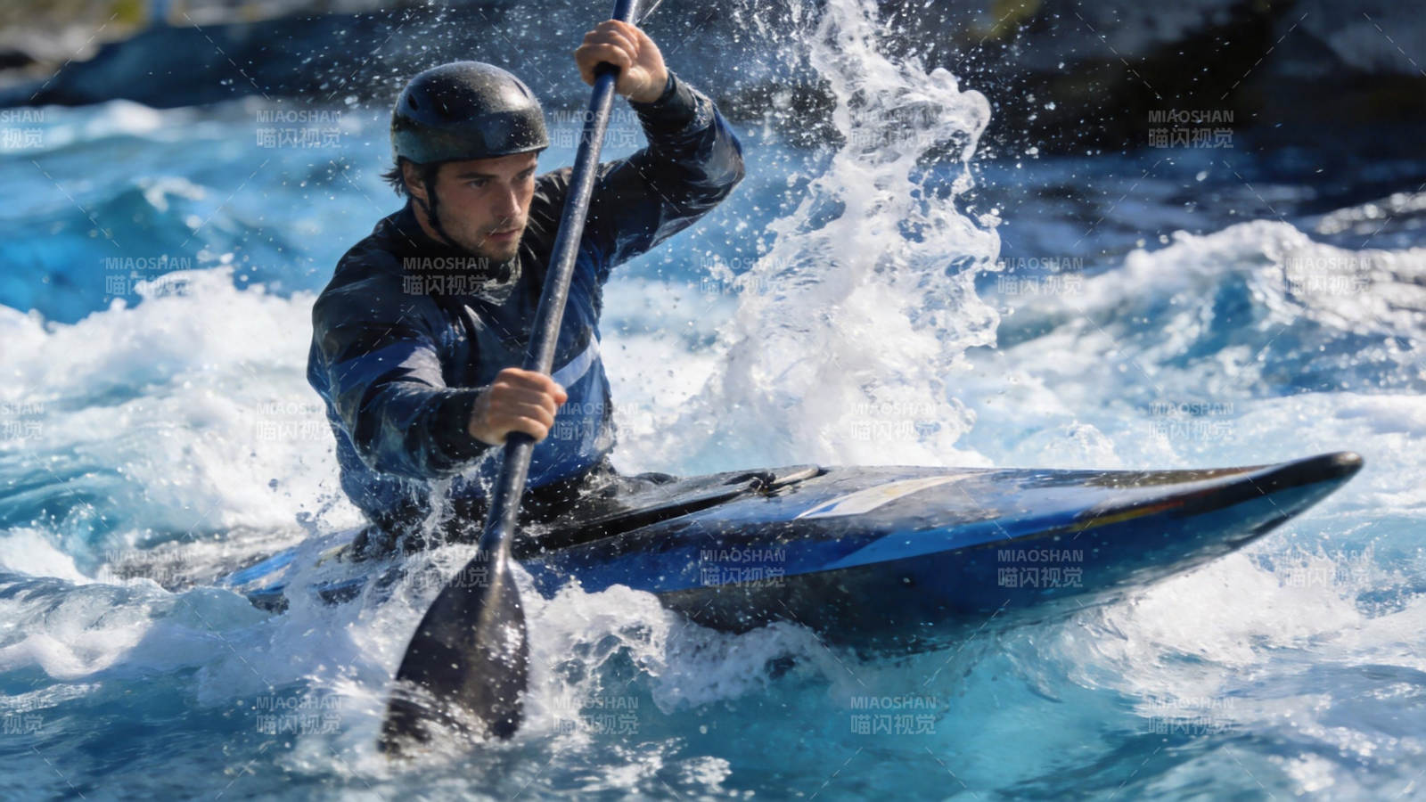 激流勇进 皮划艇挑战极限图片