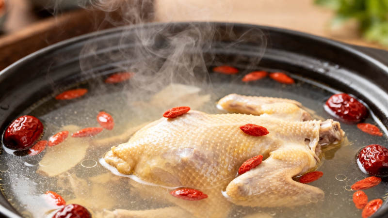 枸杞红枣炖鸡汤图片