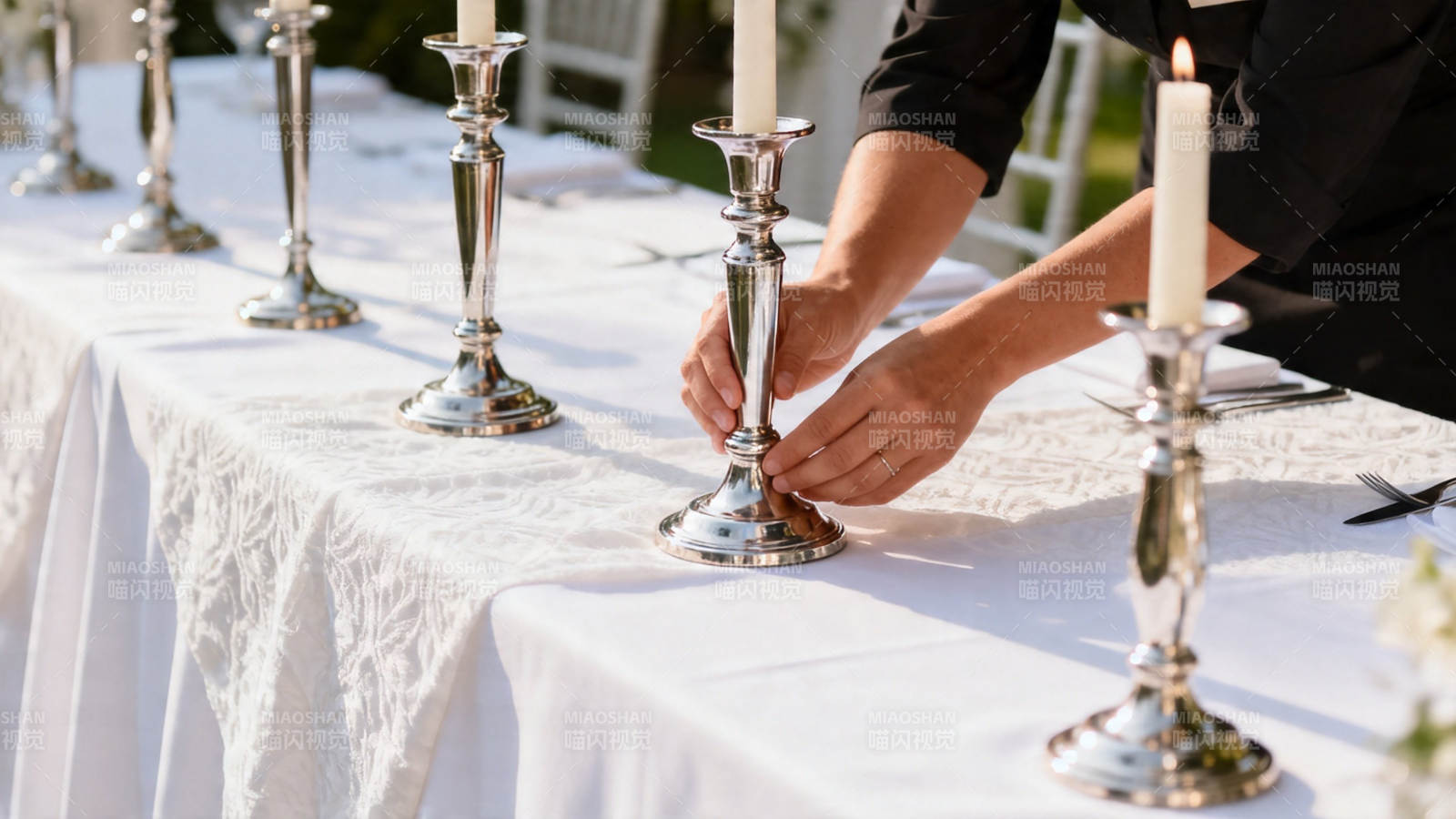 银烛台摆宴 手调烛光雅图片