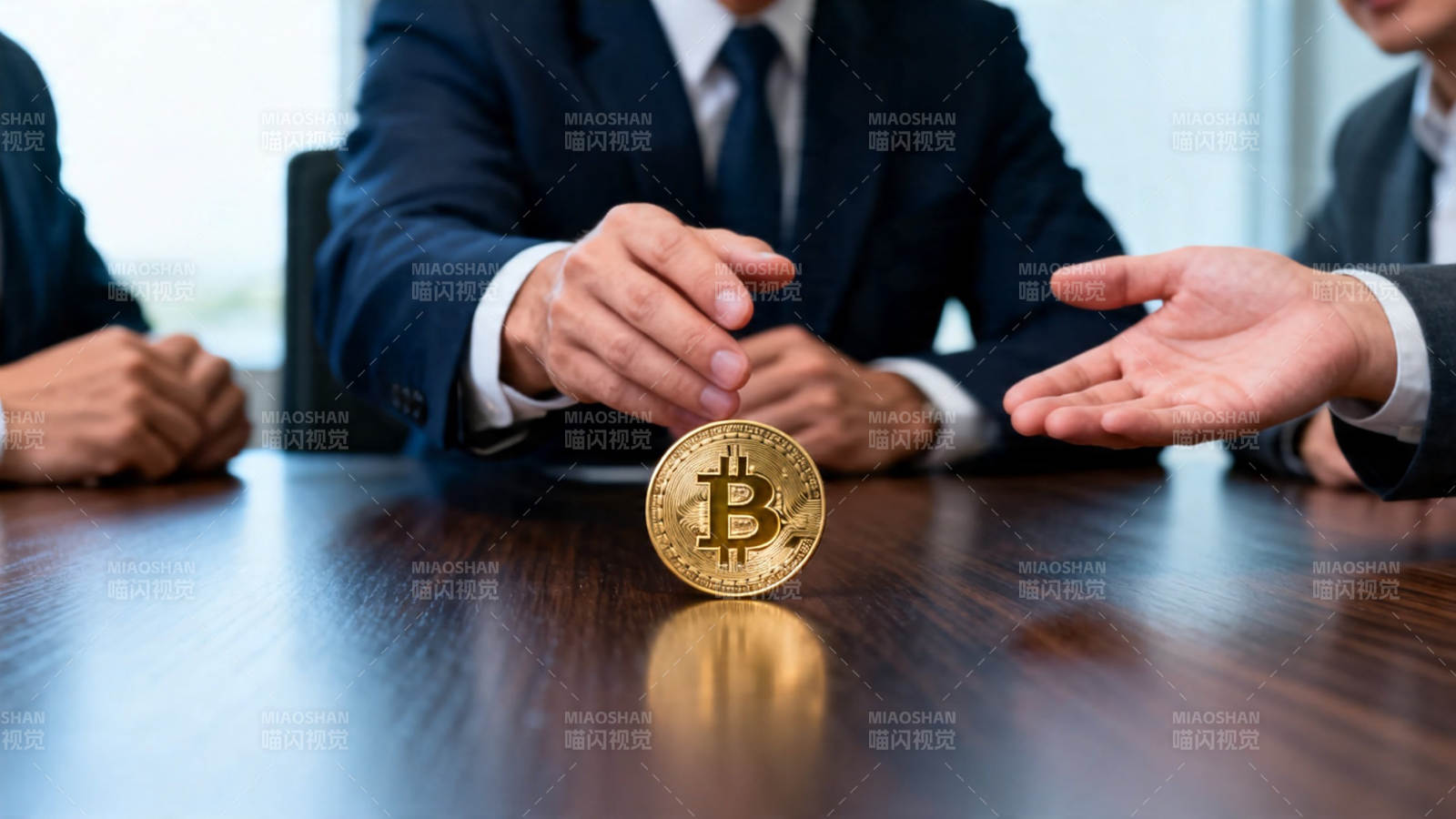 比特币交易握手瞬间图片