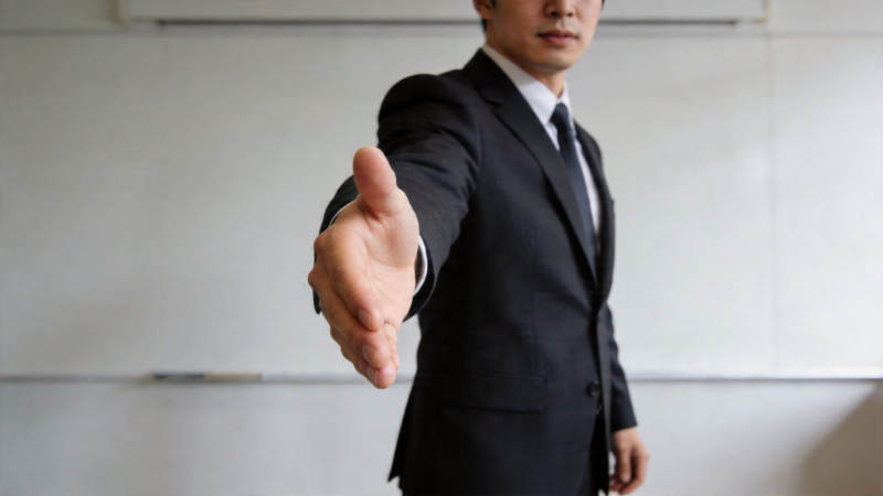 商务握手 合作开启图片