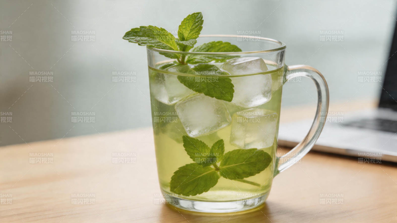 冰薄荷茶 清凉一夏图片
