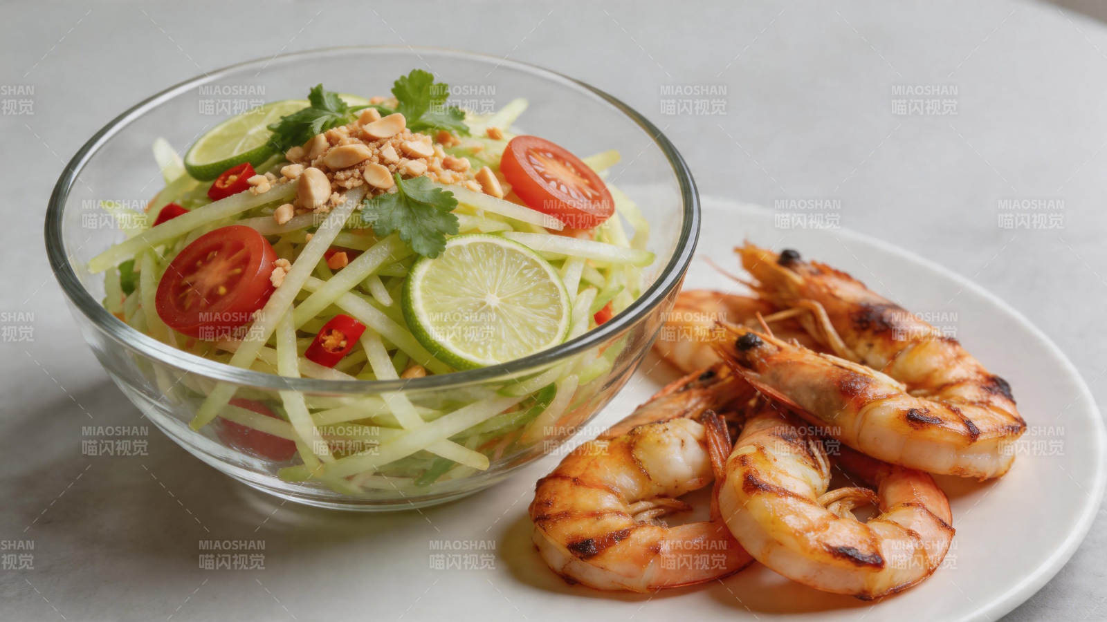 青木瓜沙拉配烤虾图片