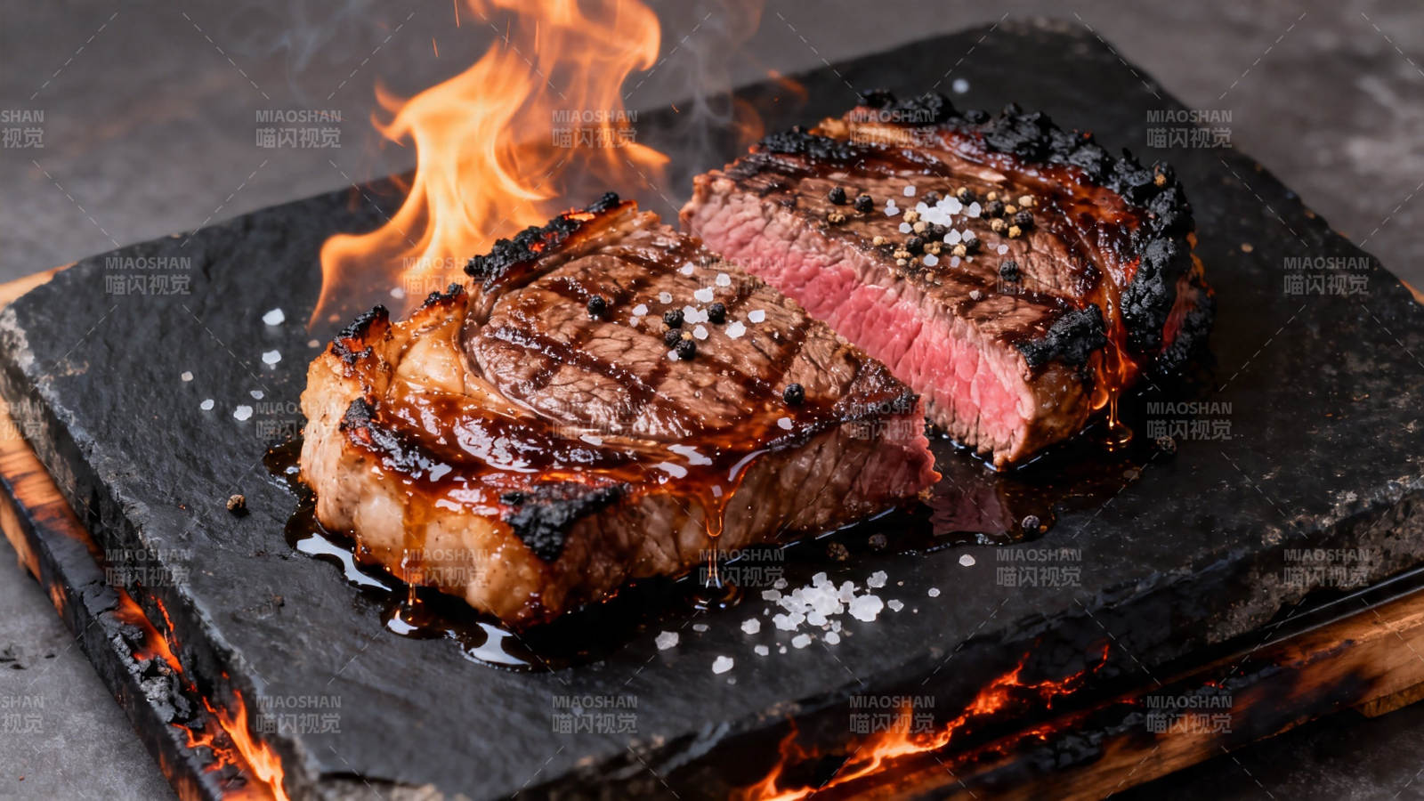 火焰炙烤牛排 外焦里嫩香图片